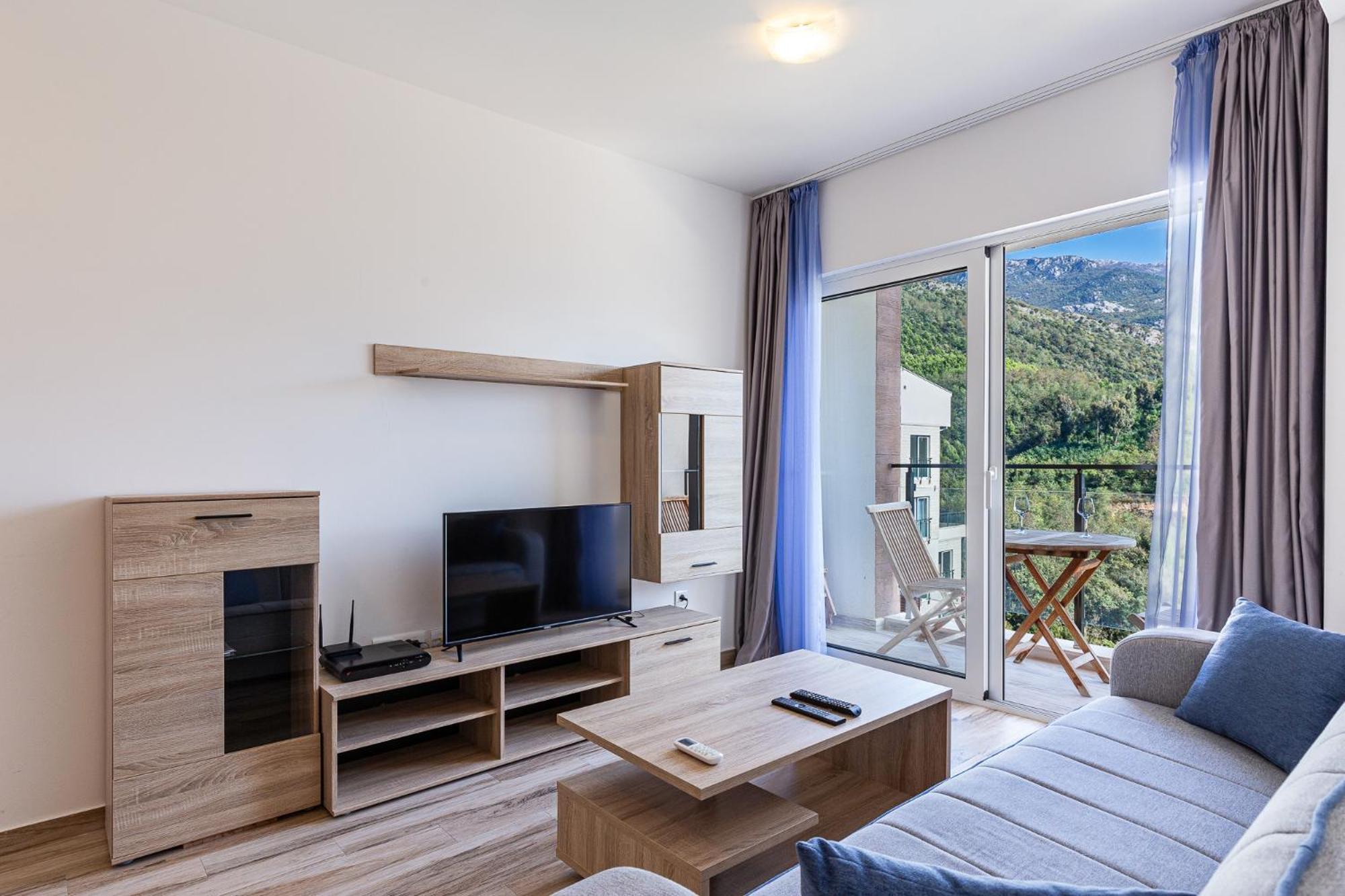 Sunny Side Wellness Resort & Spa Будва Экстерьер фото